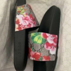 Gucci bloom slides